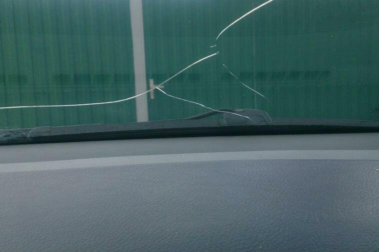 Фото трещина стекла